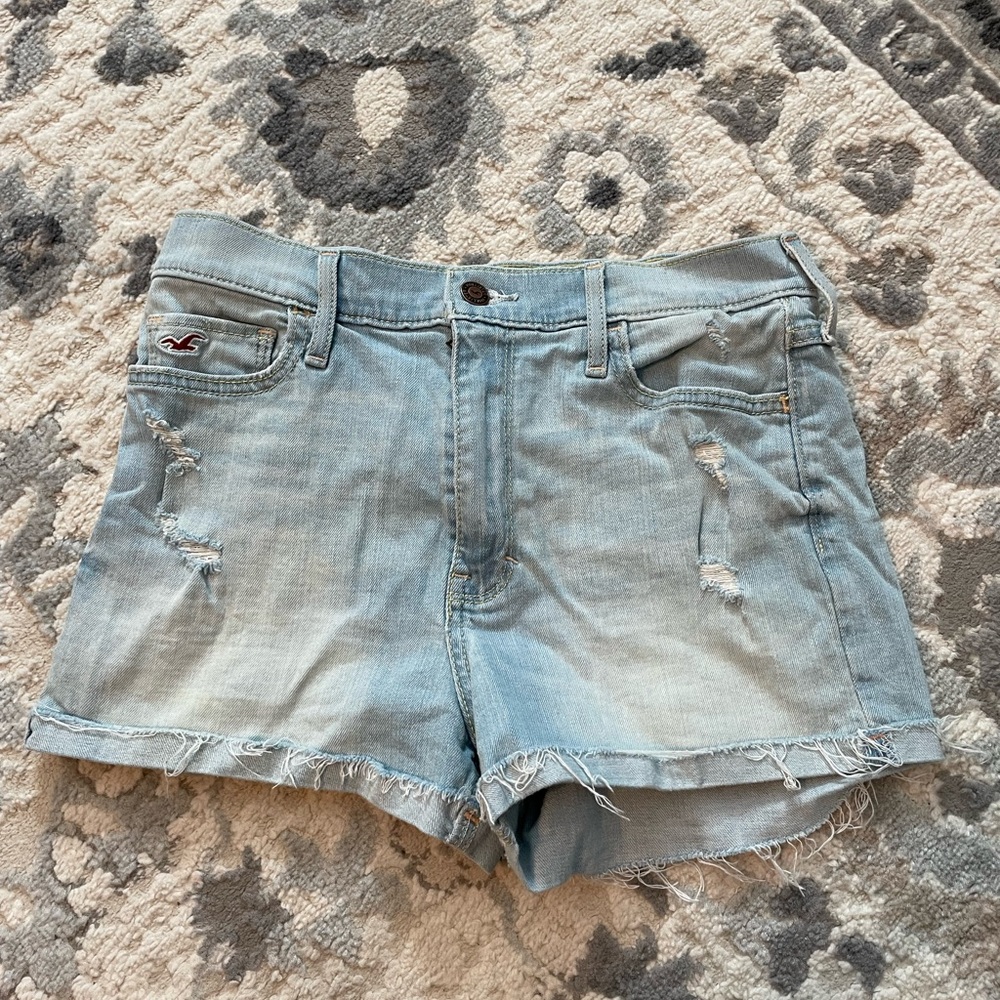 Hollister size 5/27 light wash denim shorts distressed